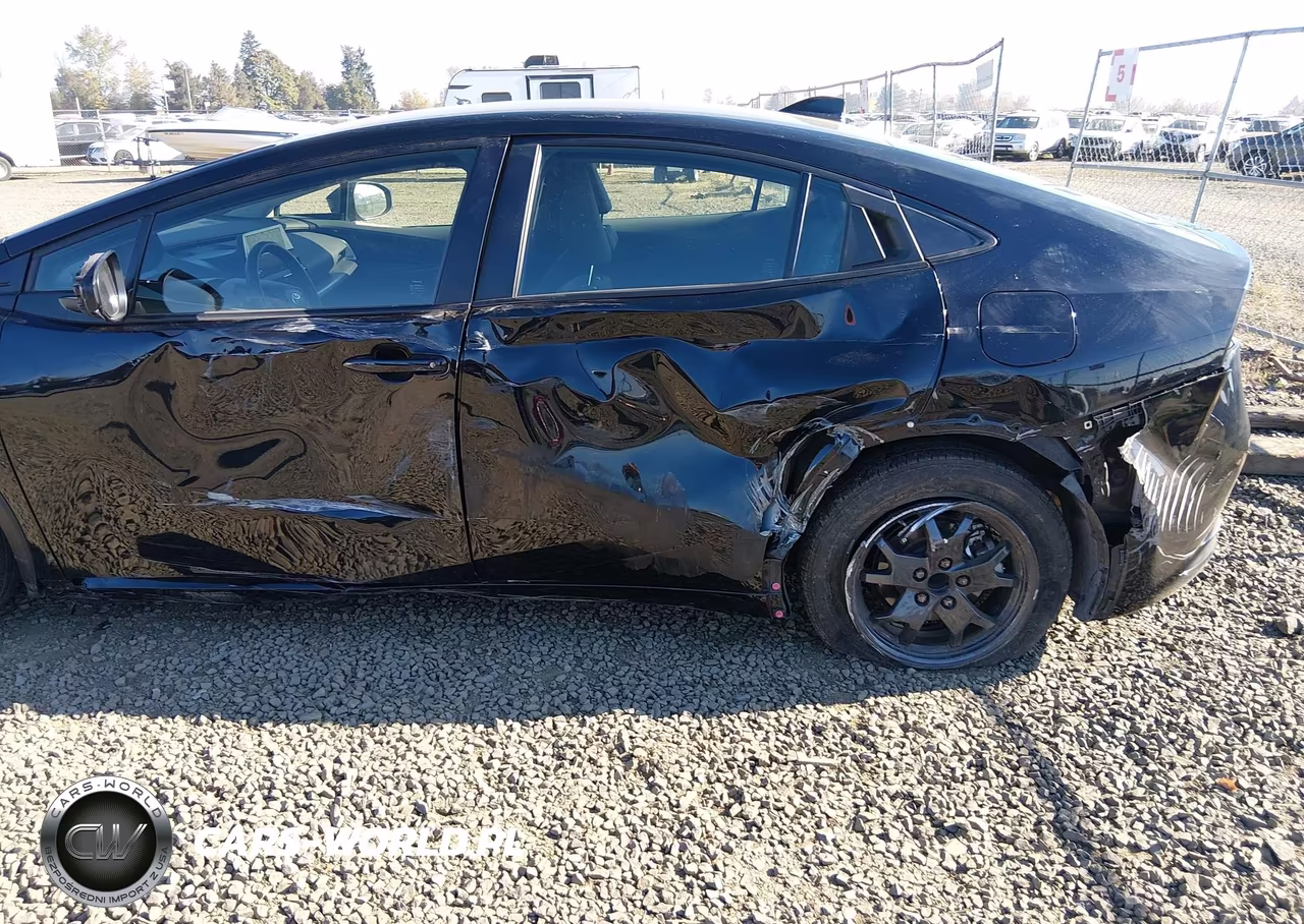 2025 Toyota Prius Le VIN:JTDACAAU9S3051467 - 6
