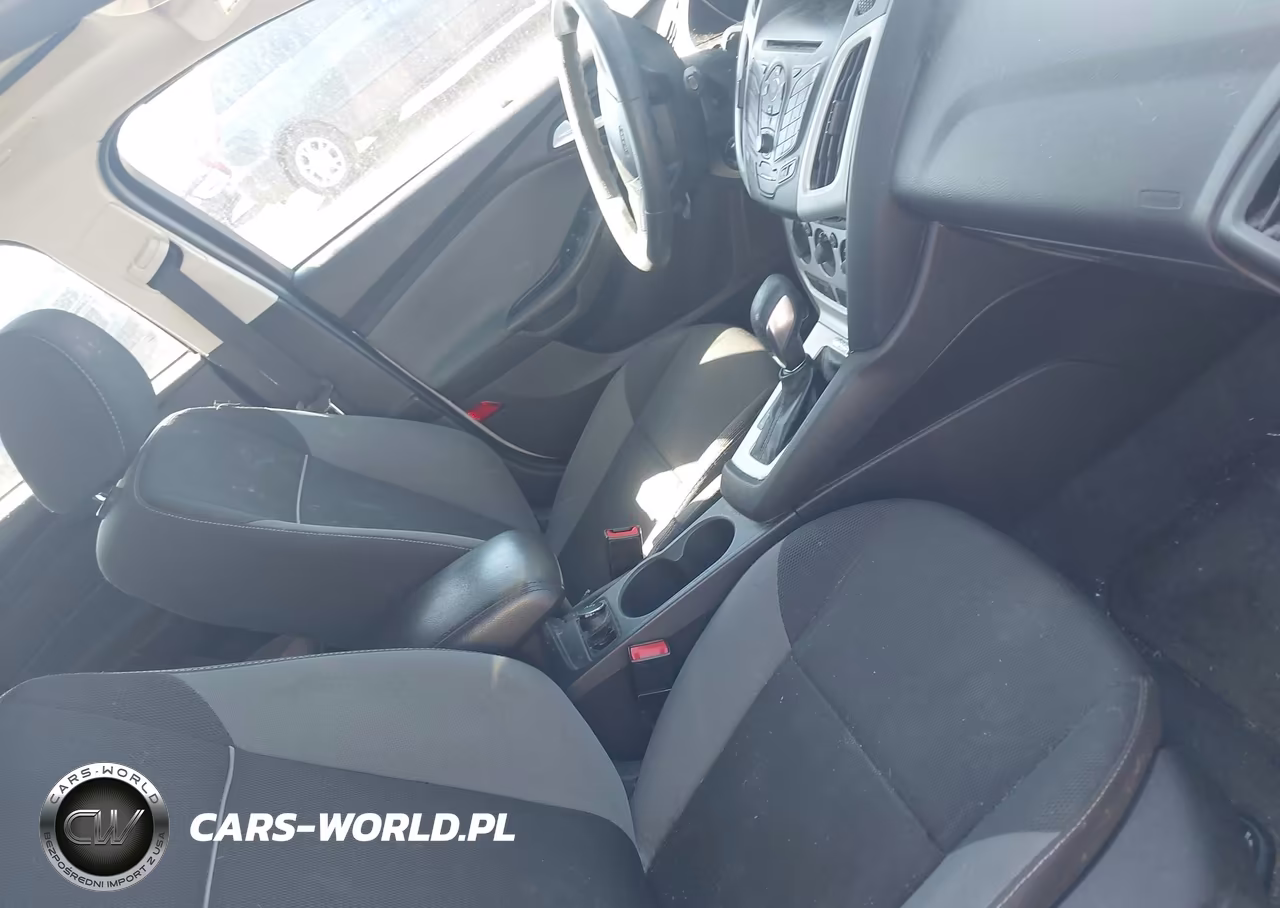 2014 Ford Focus Se VIN:1FADP3K20EL186678 - 5