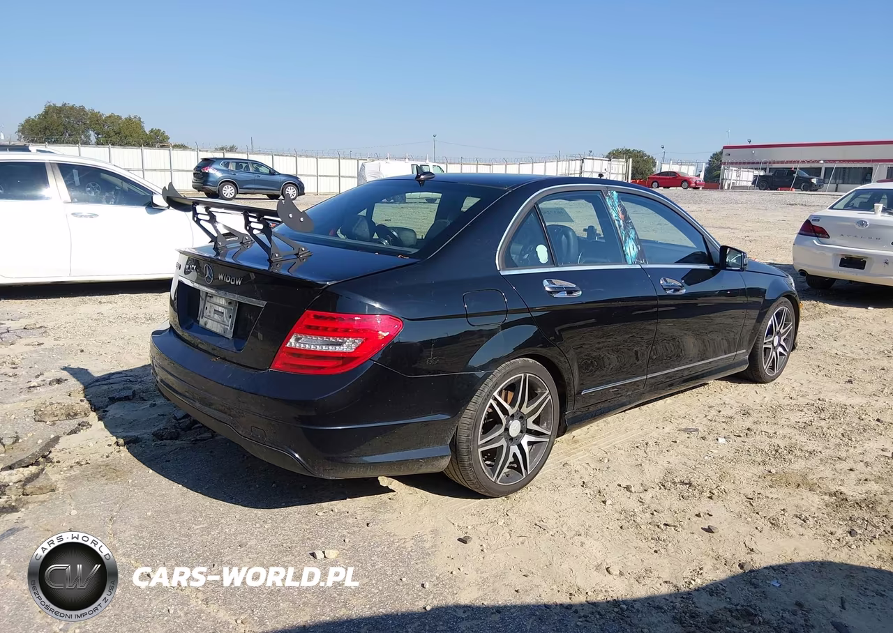 2013 Mercedes-Benz C 250 Sport VIN:WDDGF4HB5DR273503 - 4