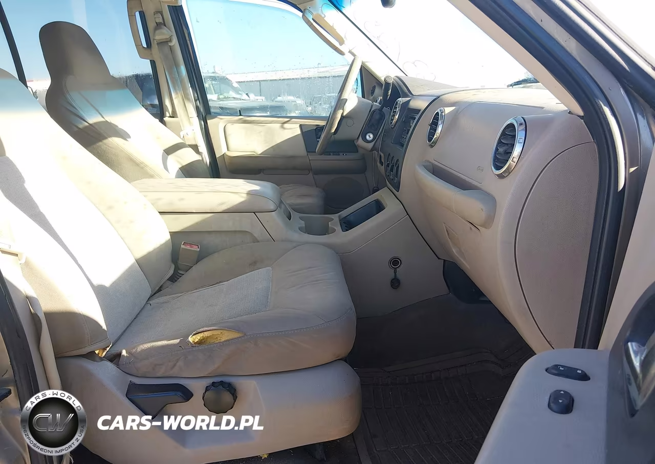2003 Ford Expedition Xlt VIN:1FMRU15W33LB24017 - 5