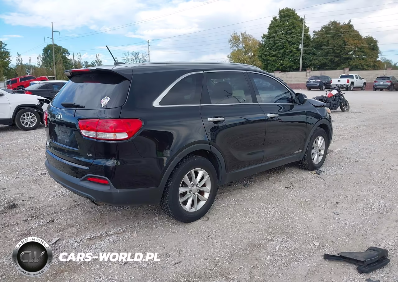 2016 Kia Sorento 3.3L Lx VIN:5XYPGDA5XGG111719 - 4