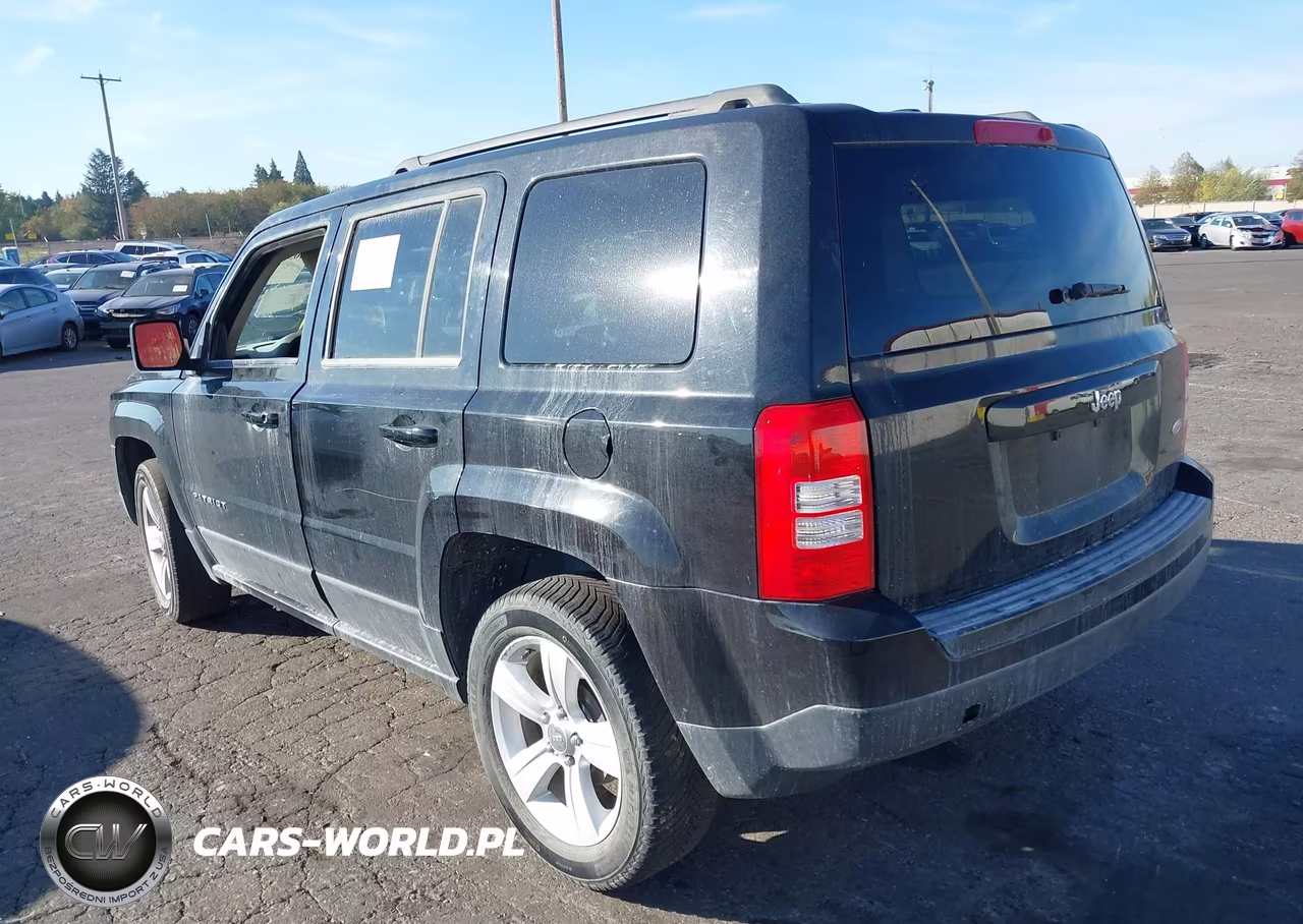 2016 Jeep Patriot Latitude VIN:1C4NJPFA1GD693739 - 3