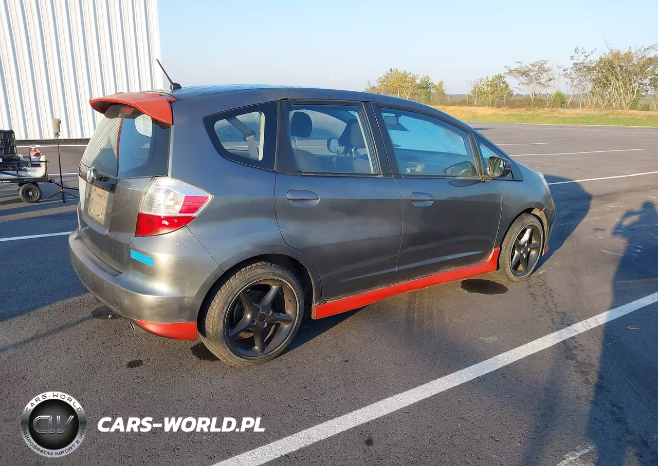 2011 Honda Fit Sport VIN:JHMGE8H54BC006611 - 4