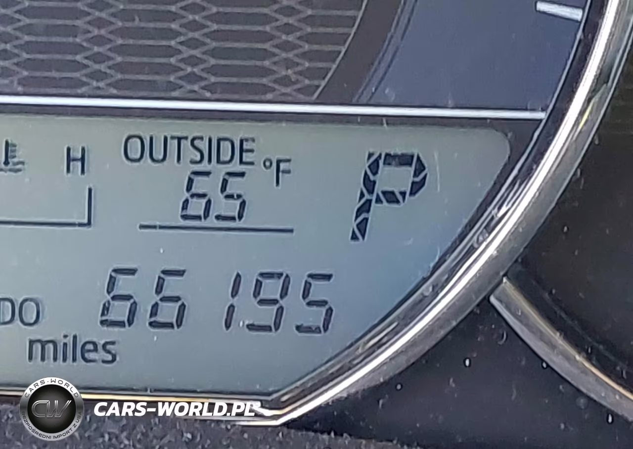 2015 Toyota Corolla Le Eco VIN:5YFBPRHE1FP326073 - 16