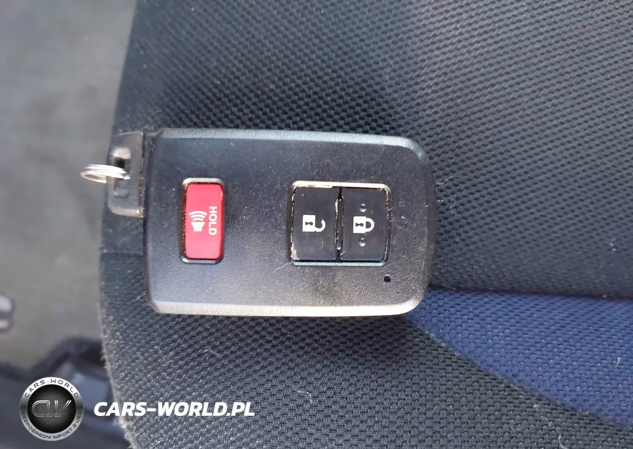 2018 Toyota Prius C Three VIN:JTDKDTB39J1619438 - 11