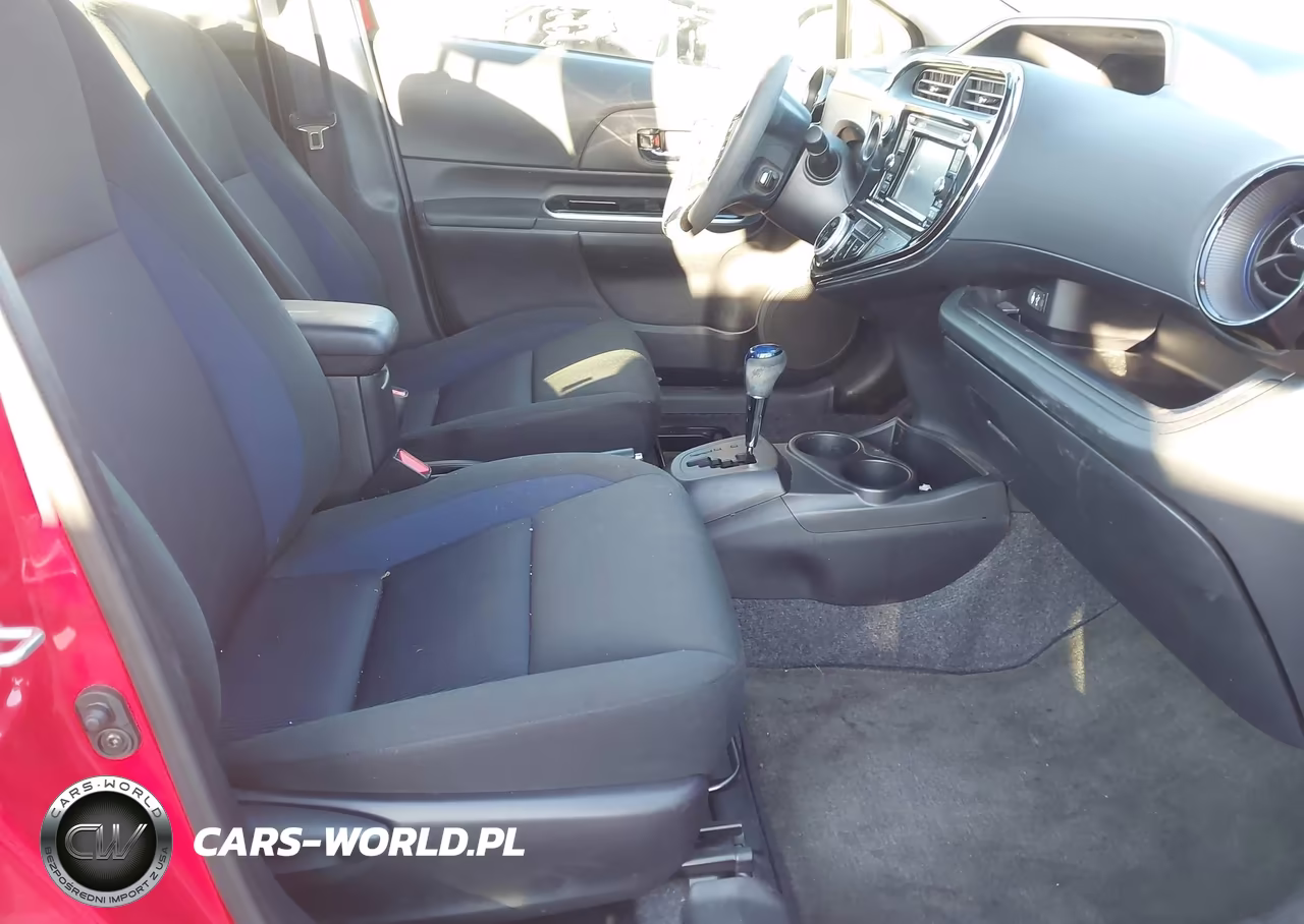 2018 Toyota Prius C Three VIN:JTDKDTB39J1619438 - 5