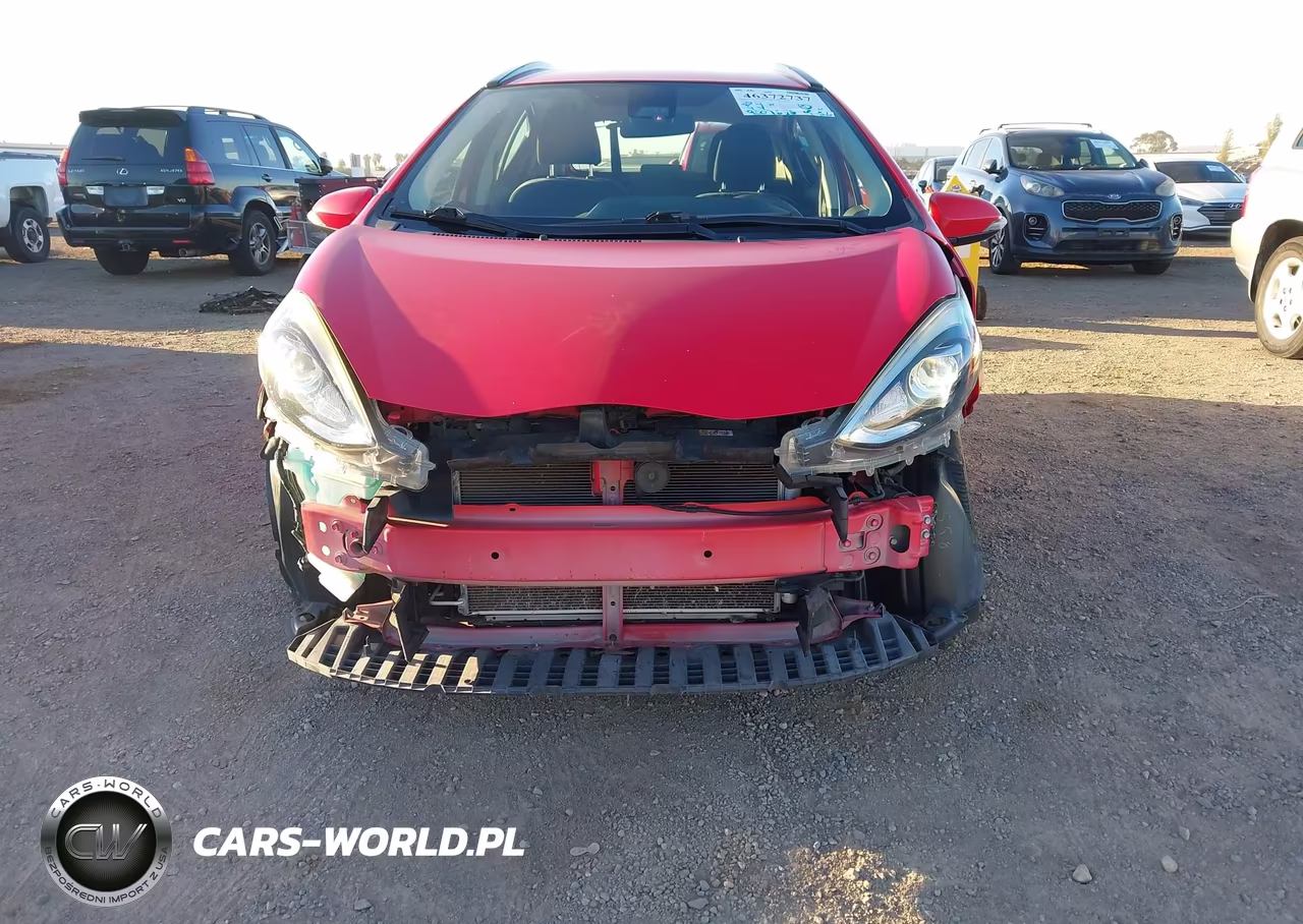 2018 Toyota Prius C Three VIN:JTDKDTB39J1619438 - 6