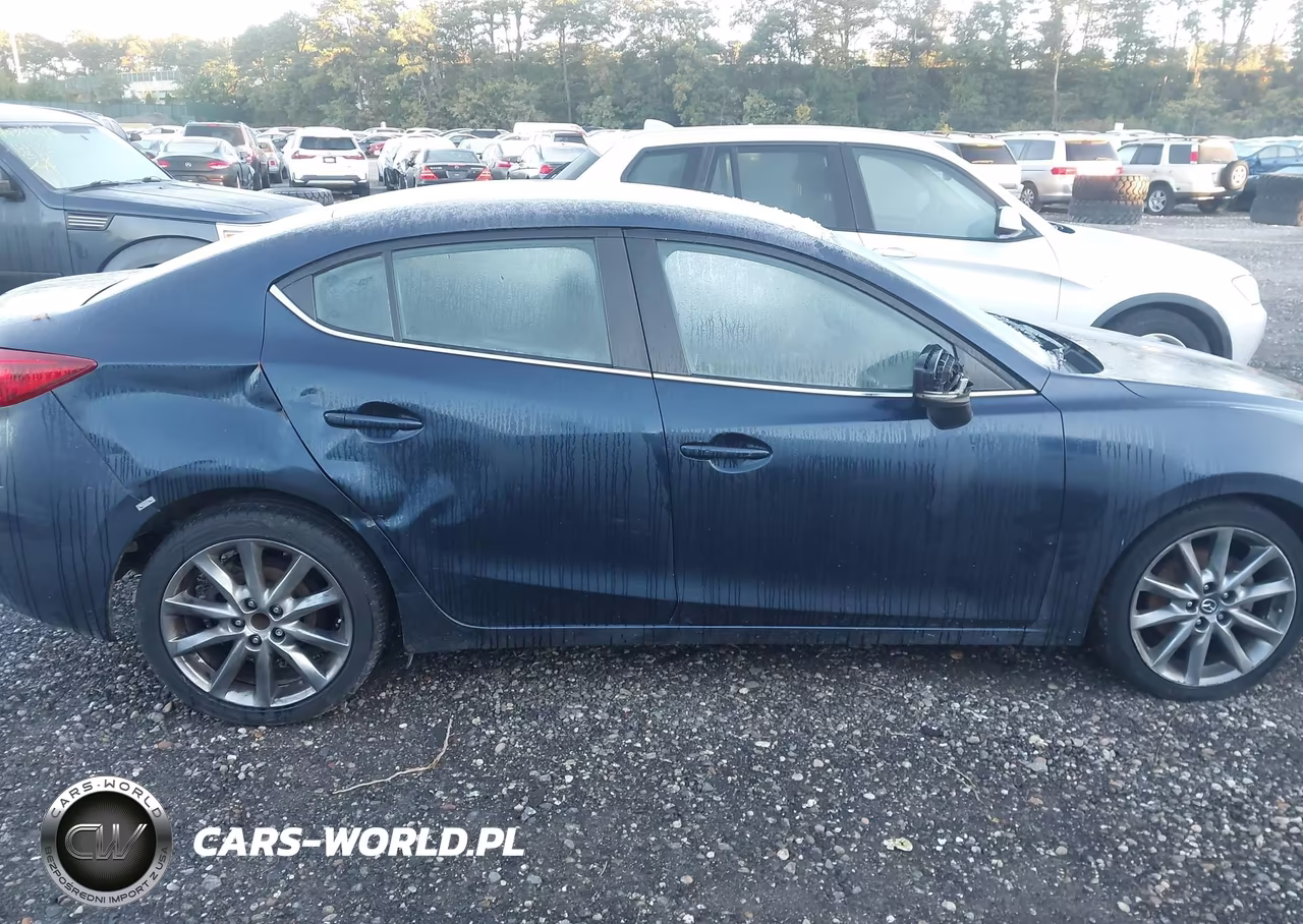 2018 Mazda Mazda3 Touring VIN:3MZBN1V30JM191210 - 13