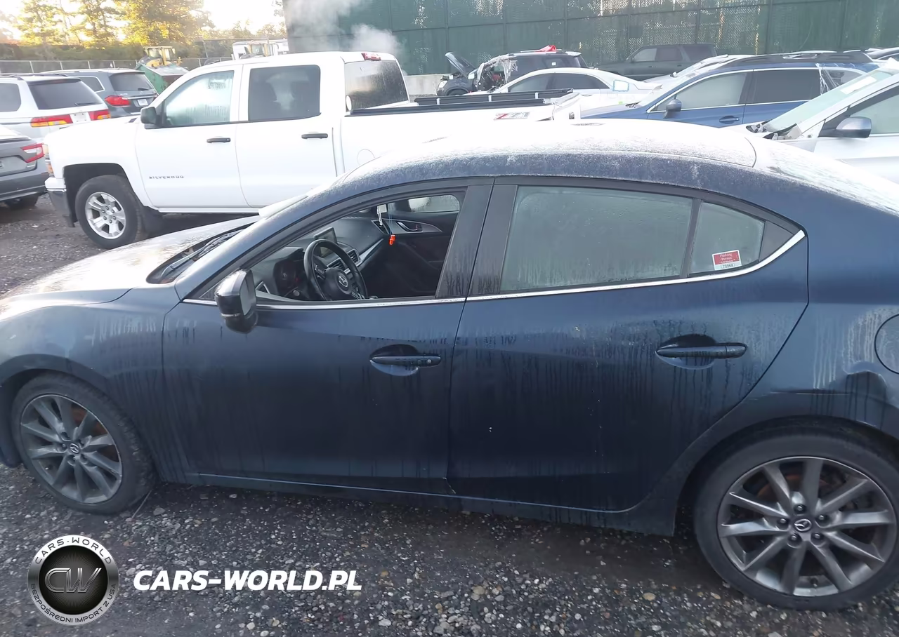 2018 Mazda Mazda3 Touring VIN:3MZBN1V30JM191210 - 14