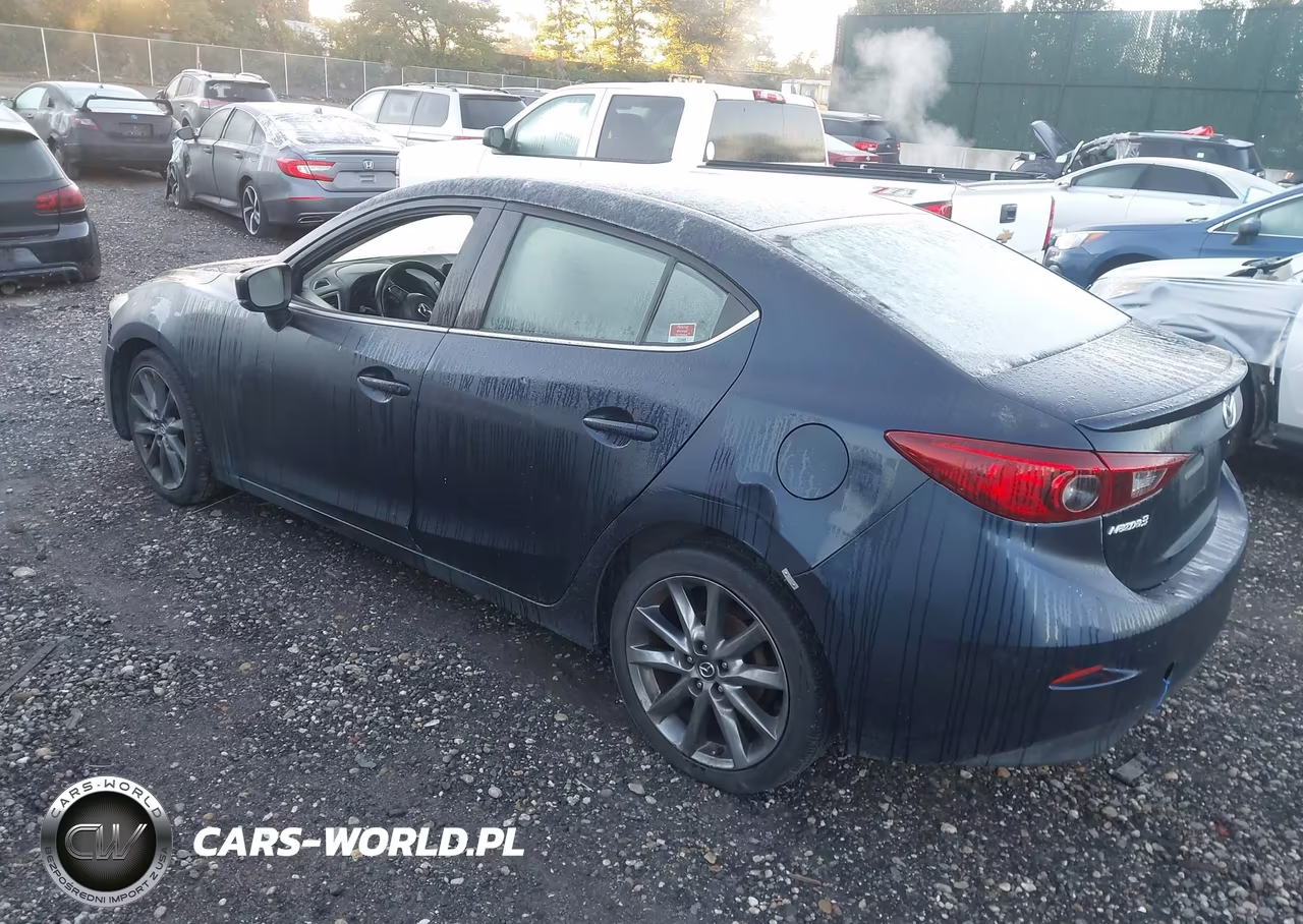 2018 Mazda Mazda3 Touring VIN:3MZBN1V30JM191210 - 3