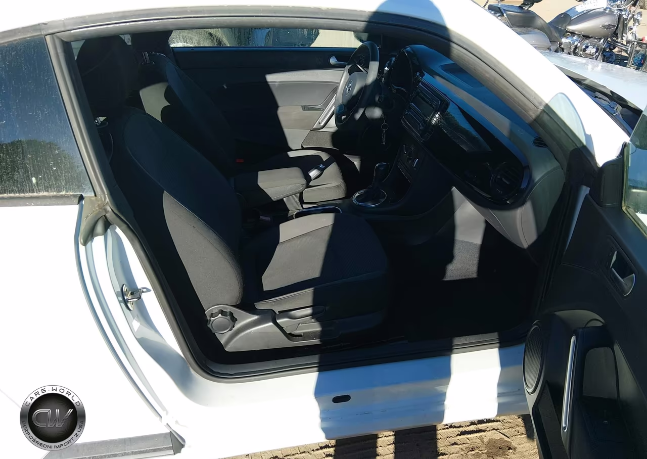 2014 Volkswagen Beetle 1.8T Entry VIN:3VWF17AT2EM657862 - 5
