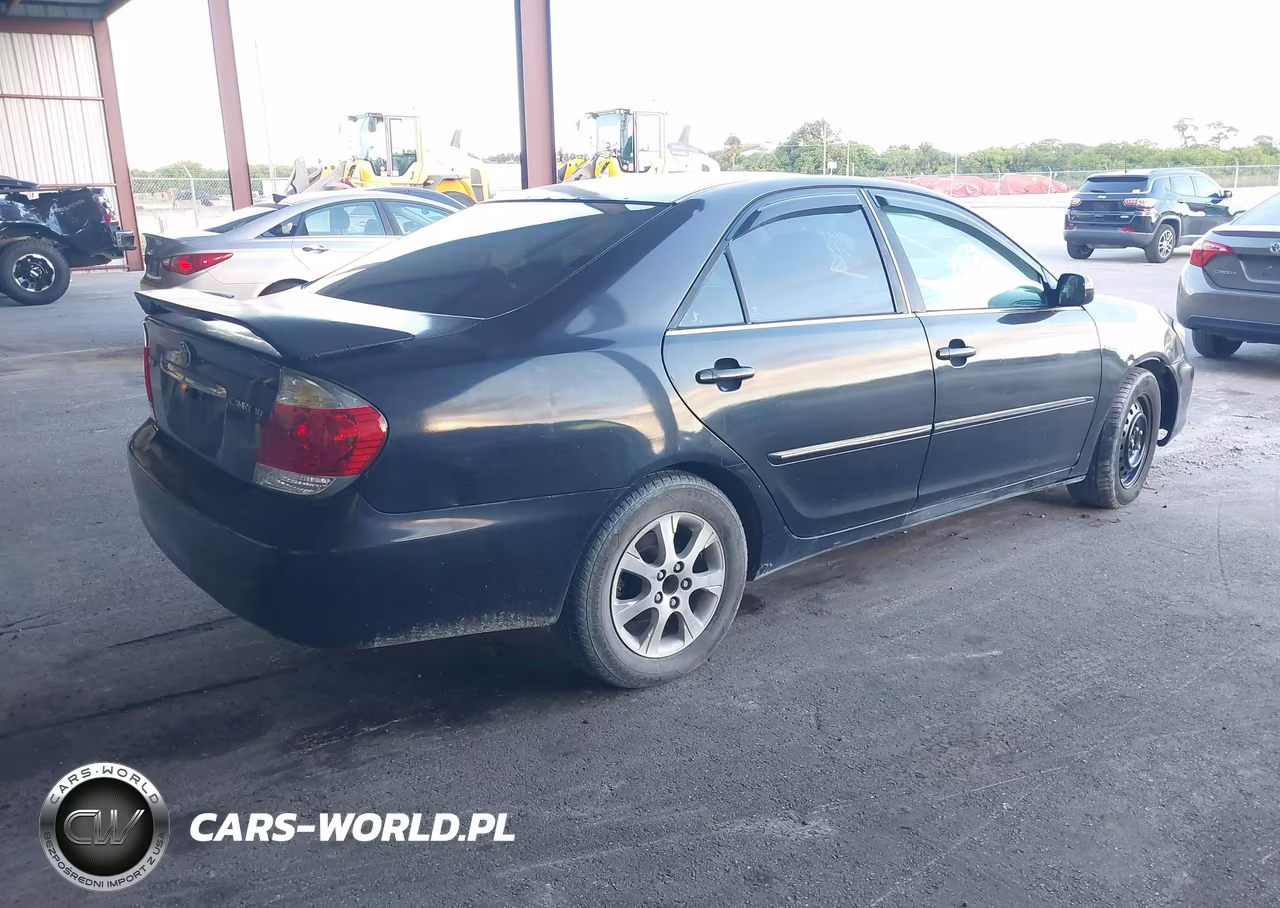 2005 Toyota Camry Xle V6 VIN:4T1BF30K15U090748 - 4