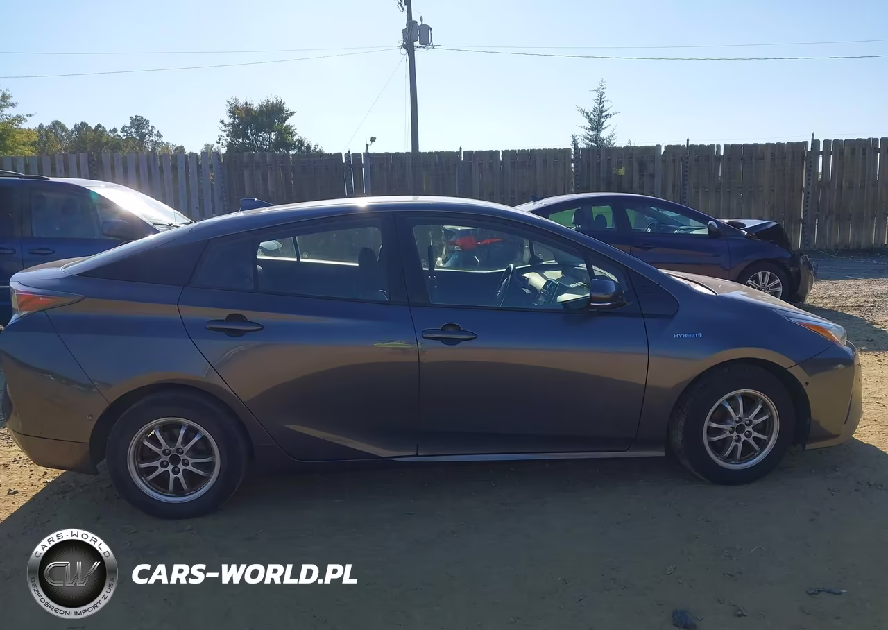 2018 Toyota Prius Two VIN:JTDKBRFU5J3582906 - 13