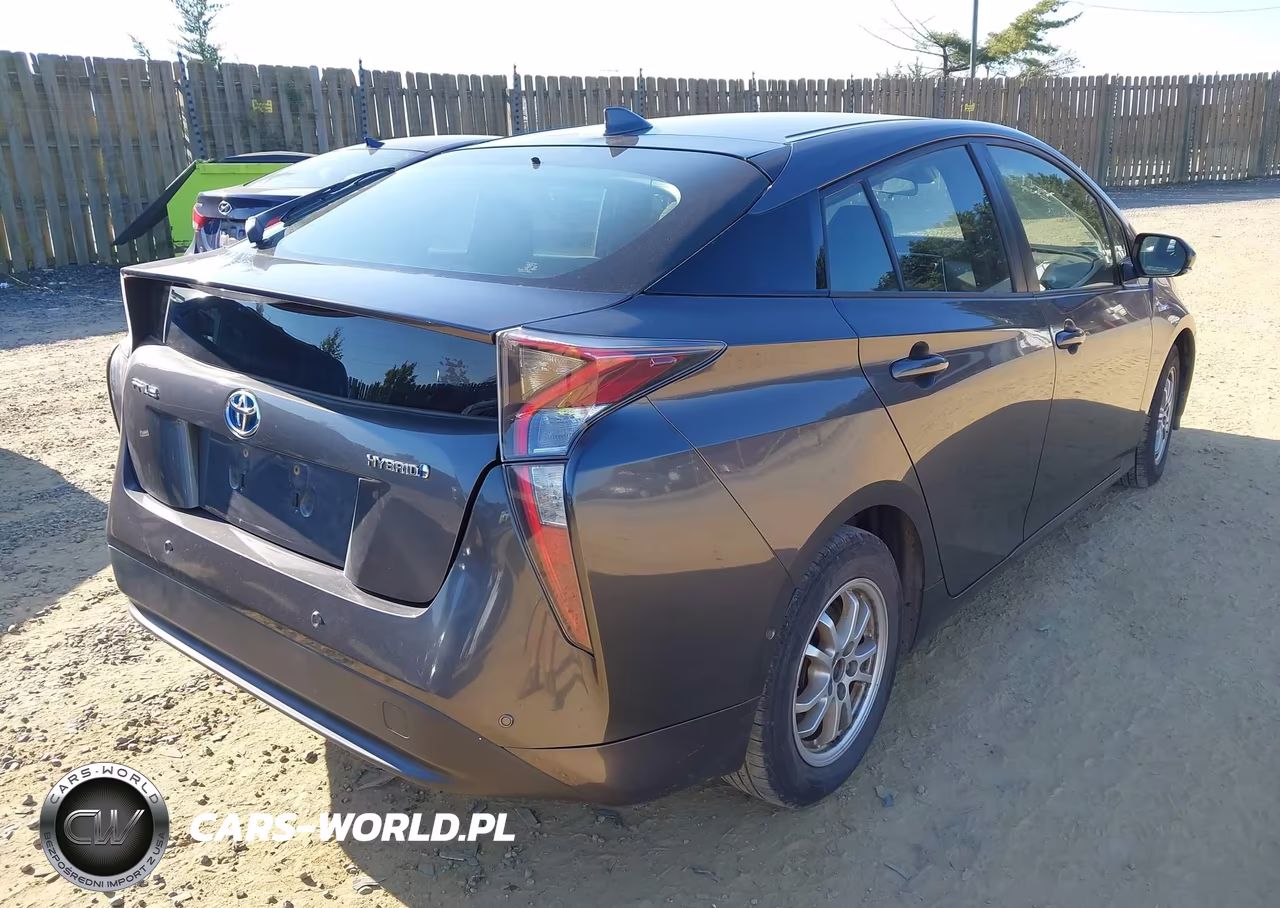 2018 Toyota Prius Two VIN:JTDKBRFU5J3582906 - 4