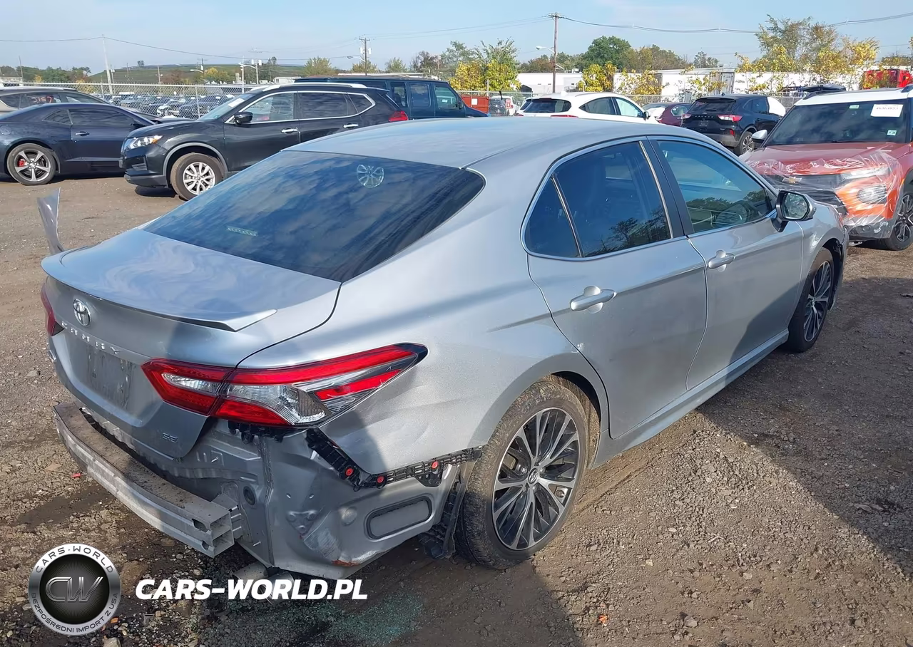 2018 Toyota Camry Se VIN:4T1B11HK2JU088668 - 4