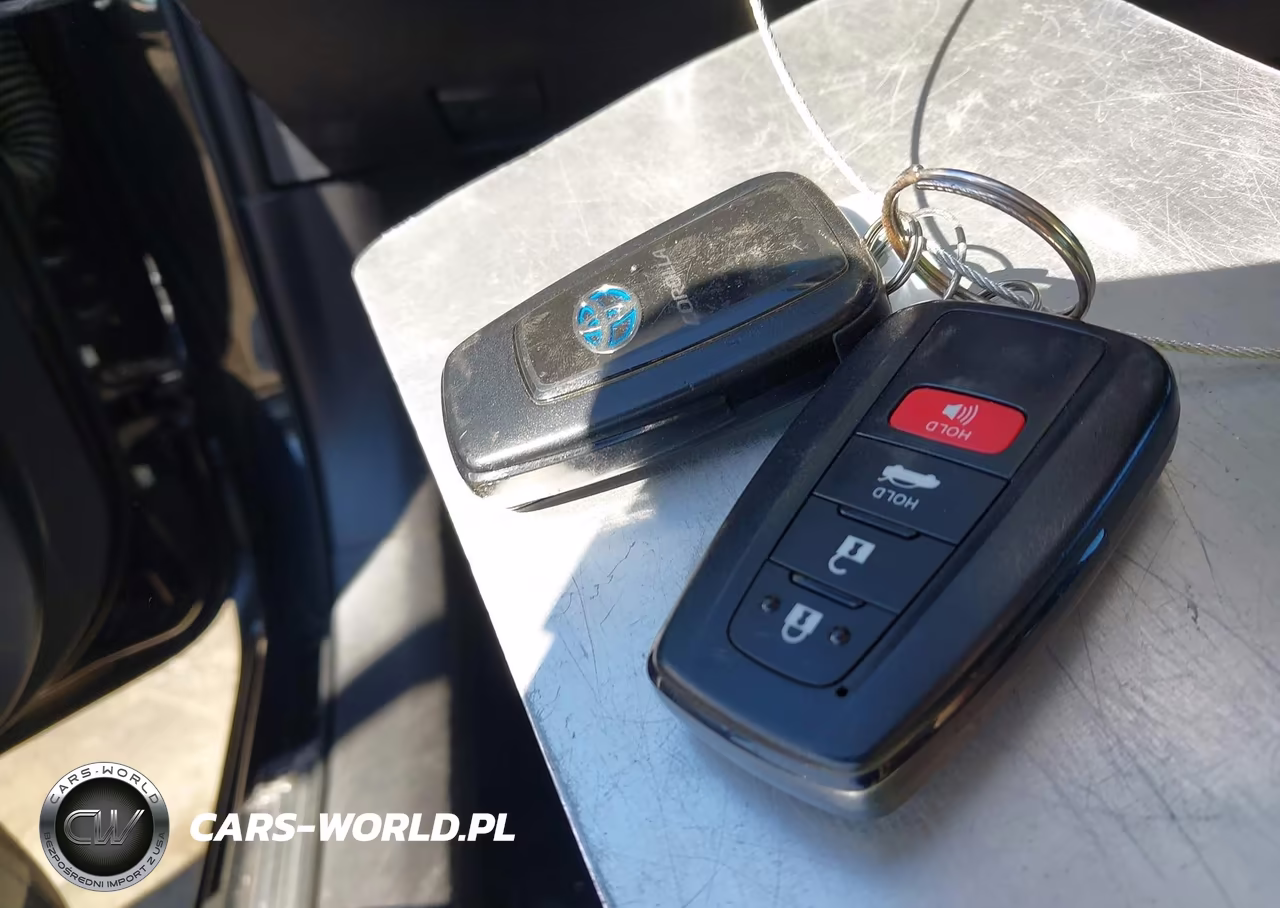 2022 Toyota Corolla Hybrid Le VIN:JTDEAMDE1NJ051749 - 11