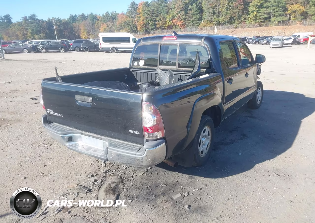 2015 Toyota Tacoma VIN:5TFJX4CN1FX068368 - 4