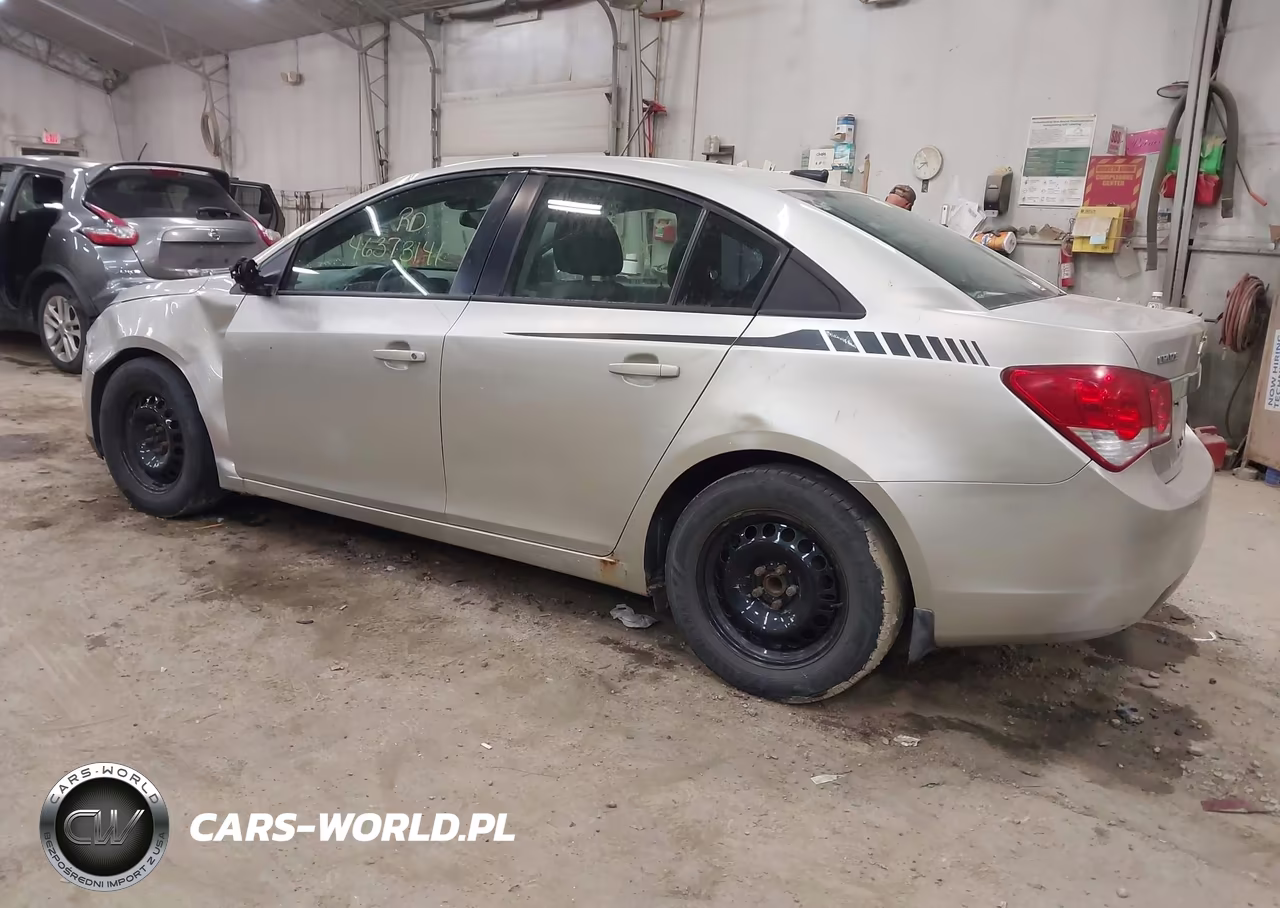 2014 Chevrolet Cruze Ls Auto VIN:1G1PA5SG6E7487702 - 3