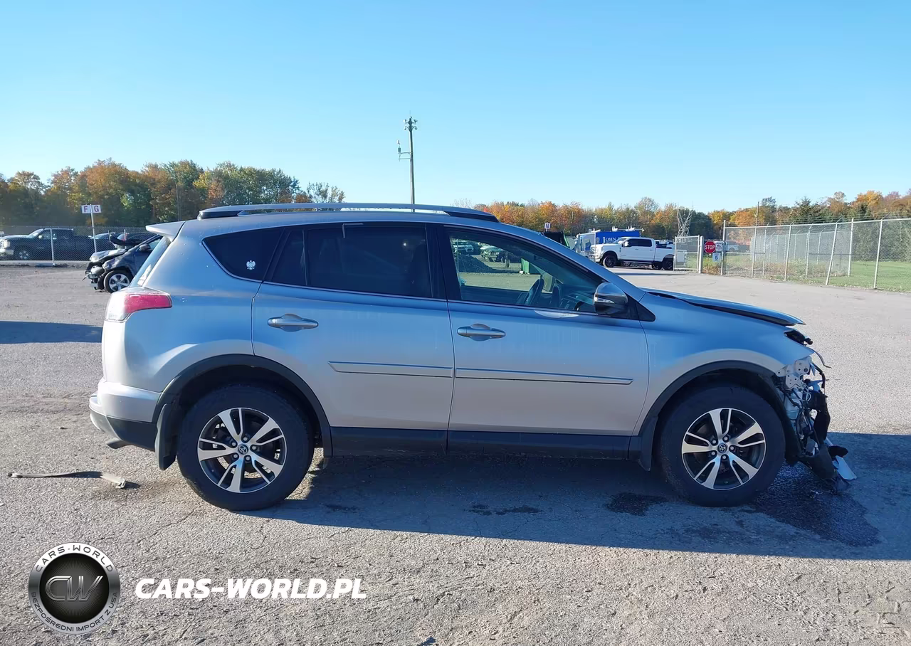 2018 Toyota Rav4 Xle VIN:JTMRFREV7JD227937 - 13
