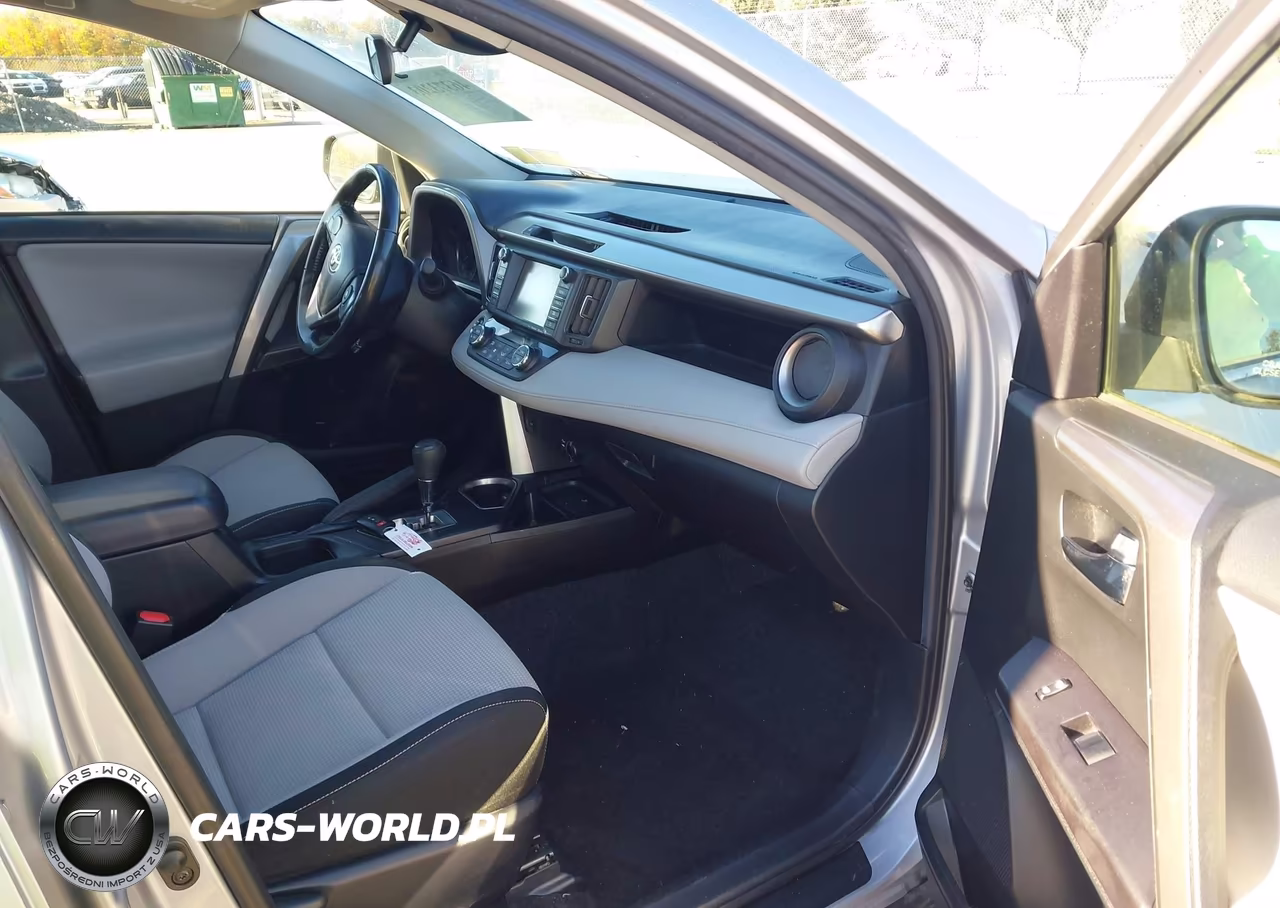2018 Toyota Rav4 Xle VIN:JTMRFREV7JD227937 - 5
