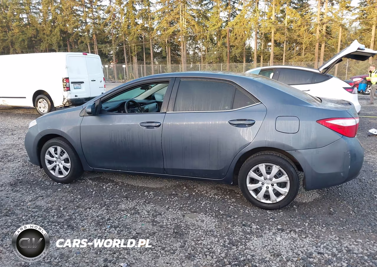 2016 Toyota Corolla Le Plus VIN:5YFBURHE2GP542167 - 14