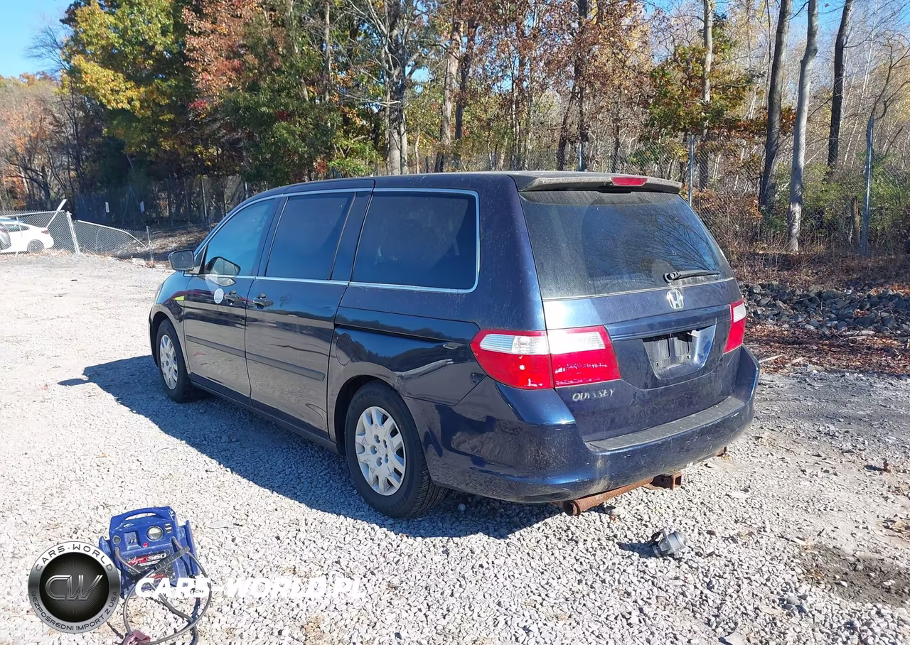 2007 Honda Odyssey Lx VIN:5FNRL382X7B072308 - 3