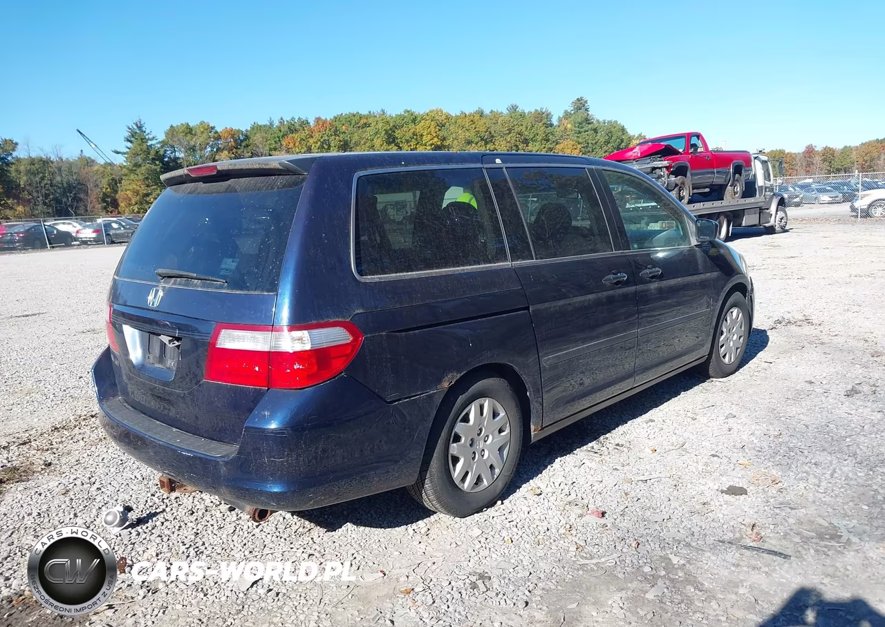 2007 Honda Odyssey Lx VIN:5FNRL382X7B072308 - 4