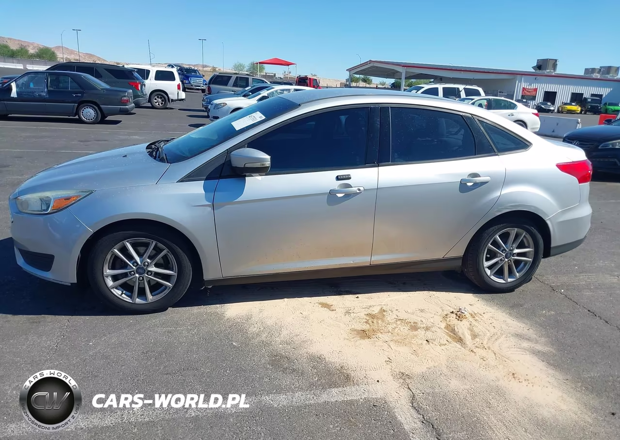 2016 Ford Focus Se VIN:1FADP3F25GL241994 - 12