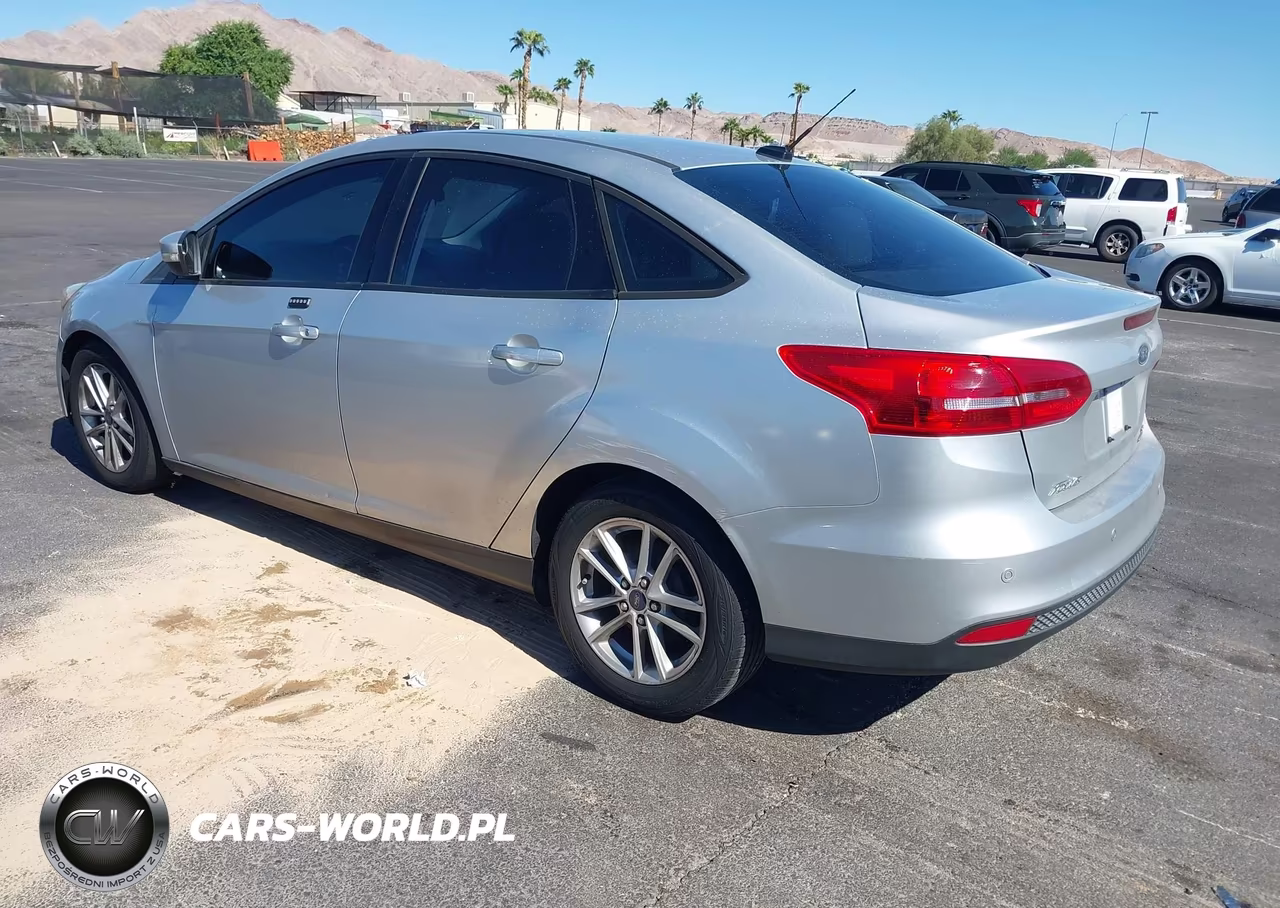 2016 Ford Focus Se VIN:1FADP3F25GL241994 - 3
