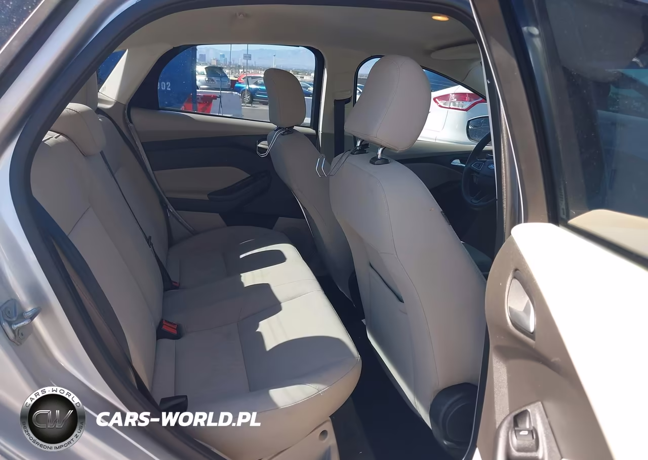 2016 Ford Focus Se VIN:1FADP3F25GL241994 - 8
