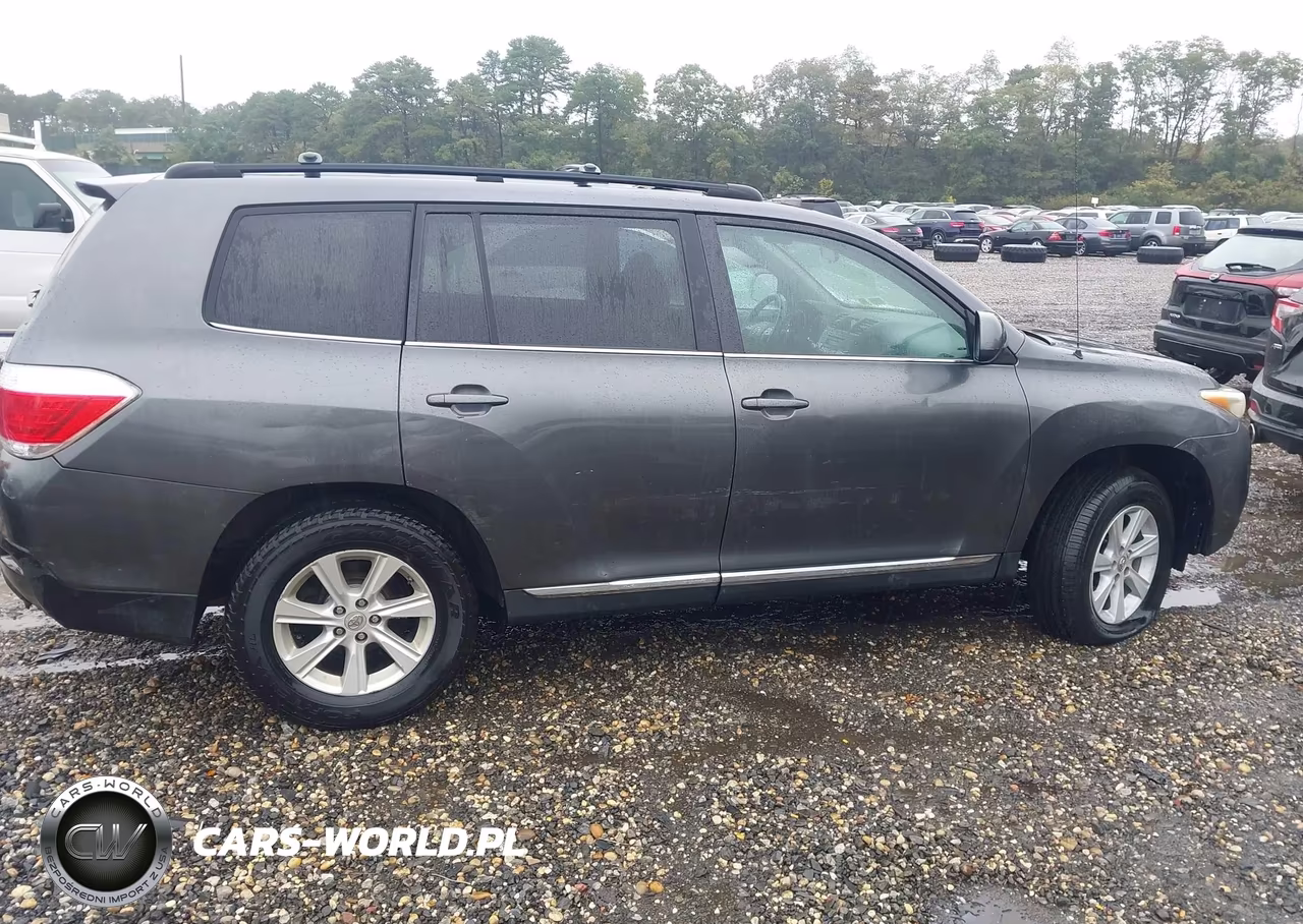 2011 Toyota Highlander Base V6 VIN:5TDBK3EH8BS066718 - 13
