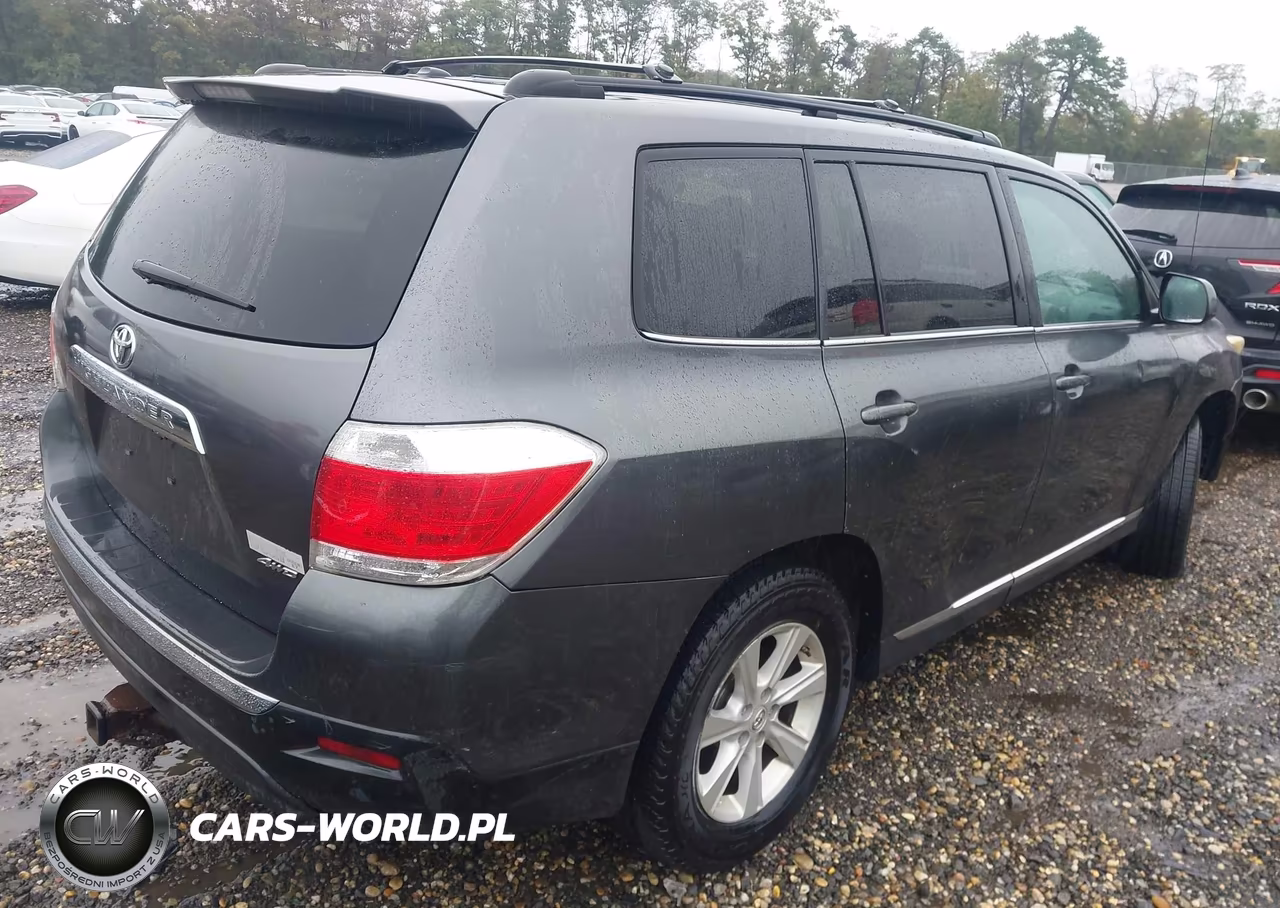2011 Toyota Highlander Base V6 VIN:5TDBK3EH8BS066718 - 4