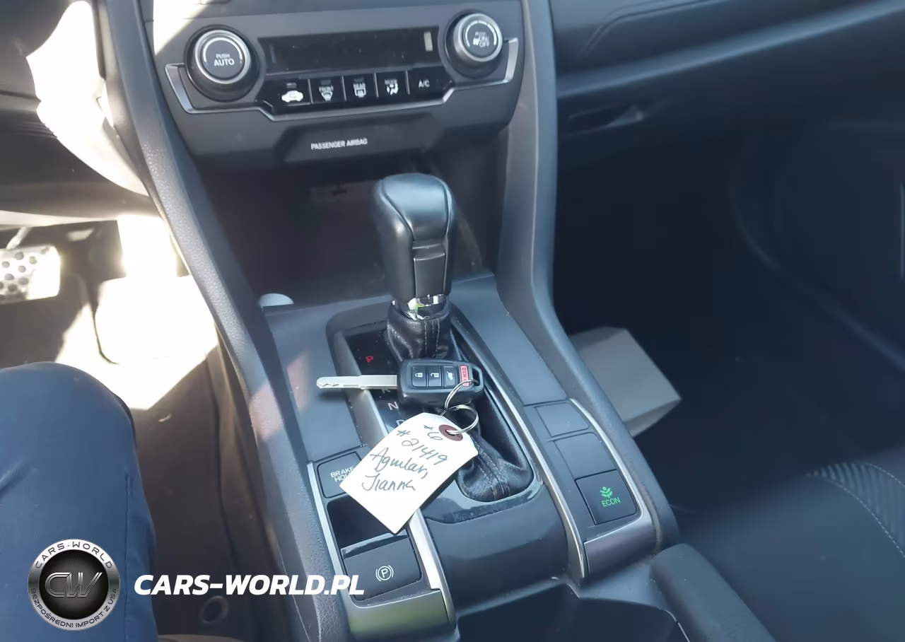 2018 Honda Civic Sport VIN:SHHFK7H49JU418708 - 11