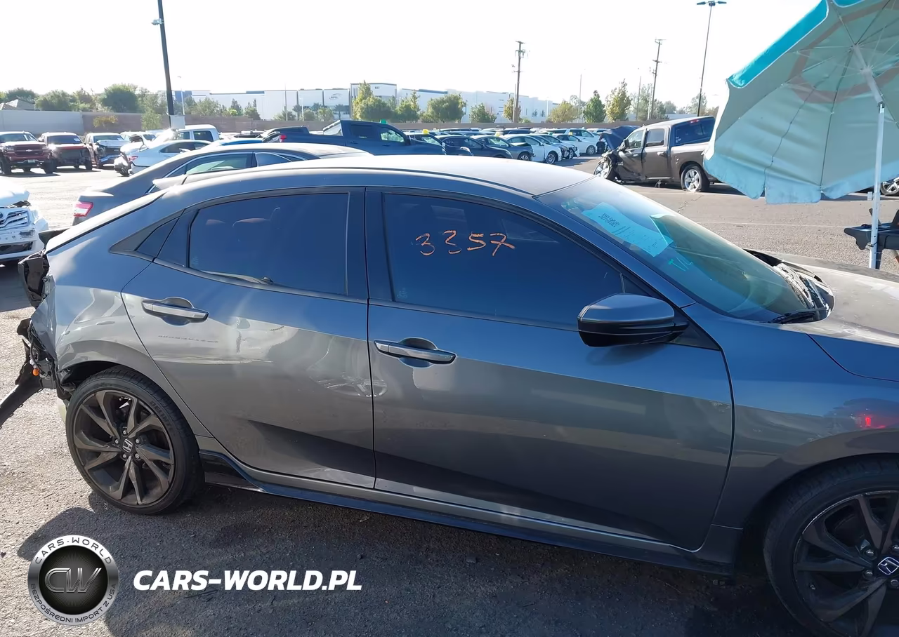 2018 Honda Civic Sport VIN:SHHFK7H49JU418708 - 13