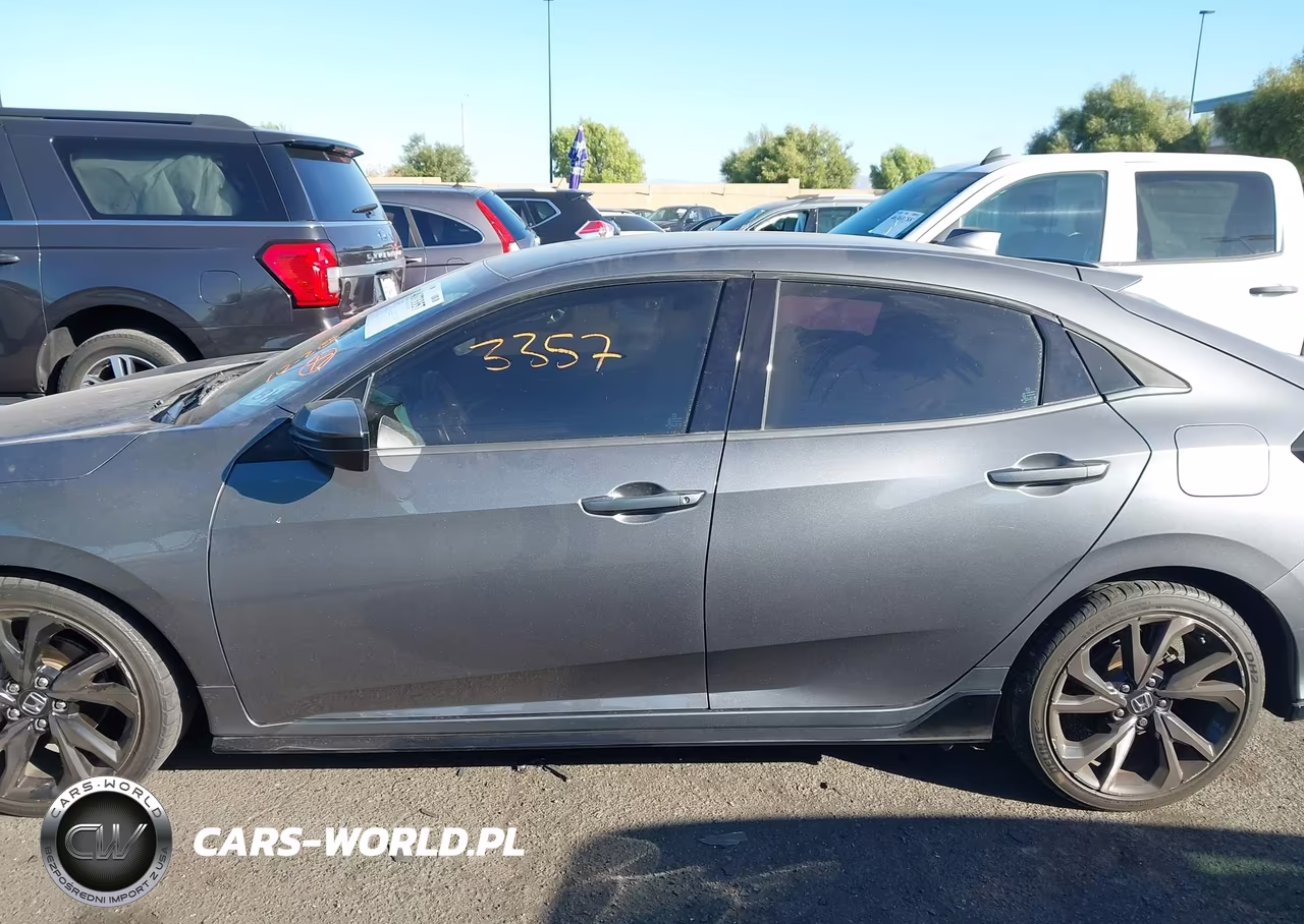 2018 Honda Civic Sport VIN:SHHFK7H49JU418708 - 14