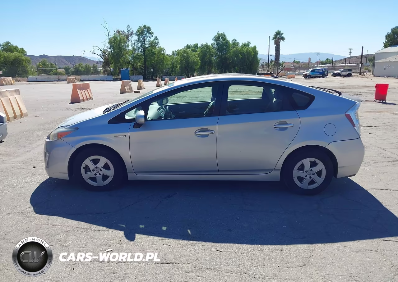 2011 Toyota Prius Two VIN:JTDKN3DUXB1384410 - 14
