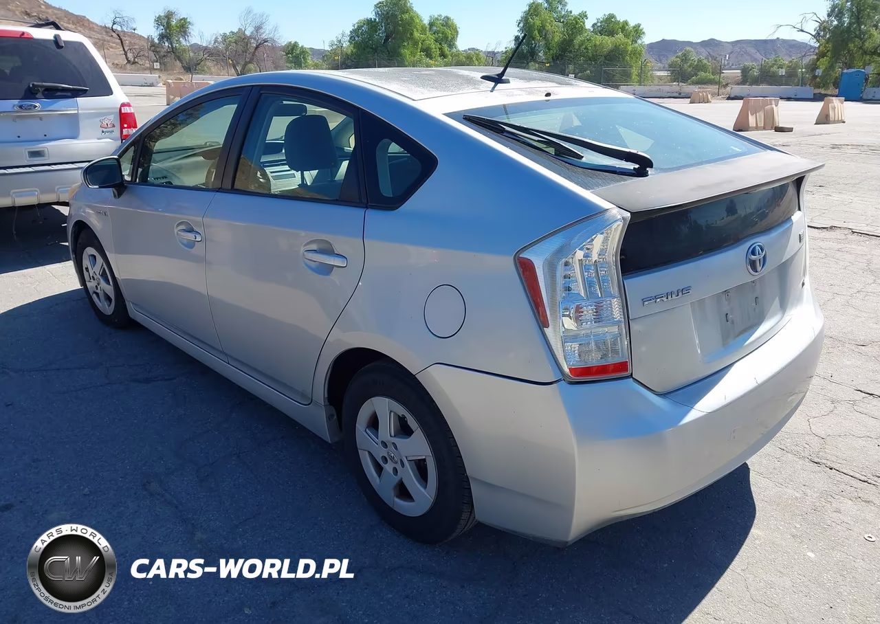 2011 Toyota Prius Two VIN:JTDKN3DUXB1384410 - 3