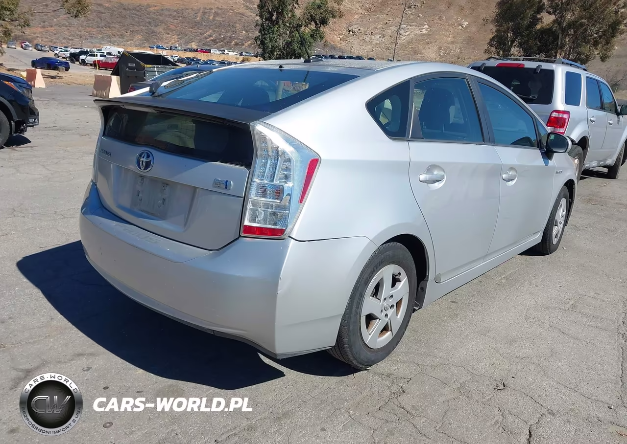2011 Toyota Prius Two VIN:JTDKN3DUXB1384410 - 4