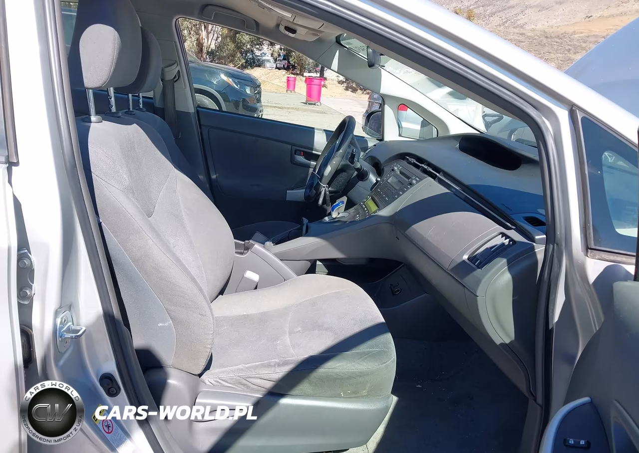 2011 Toyota Prius Two VIN:JTDKN3DUXB1384410 - 5