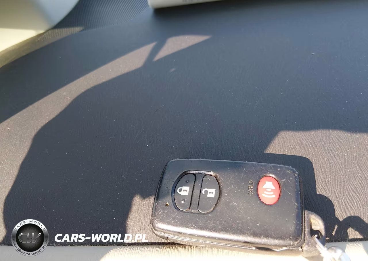2012 Toyota Prius V Three VIN:JTDZN3EU2C3052125 - 11