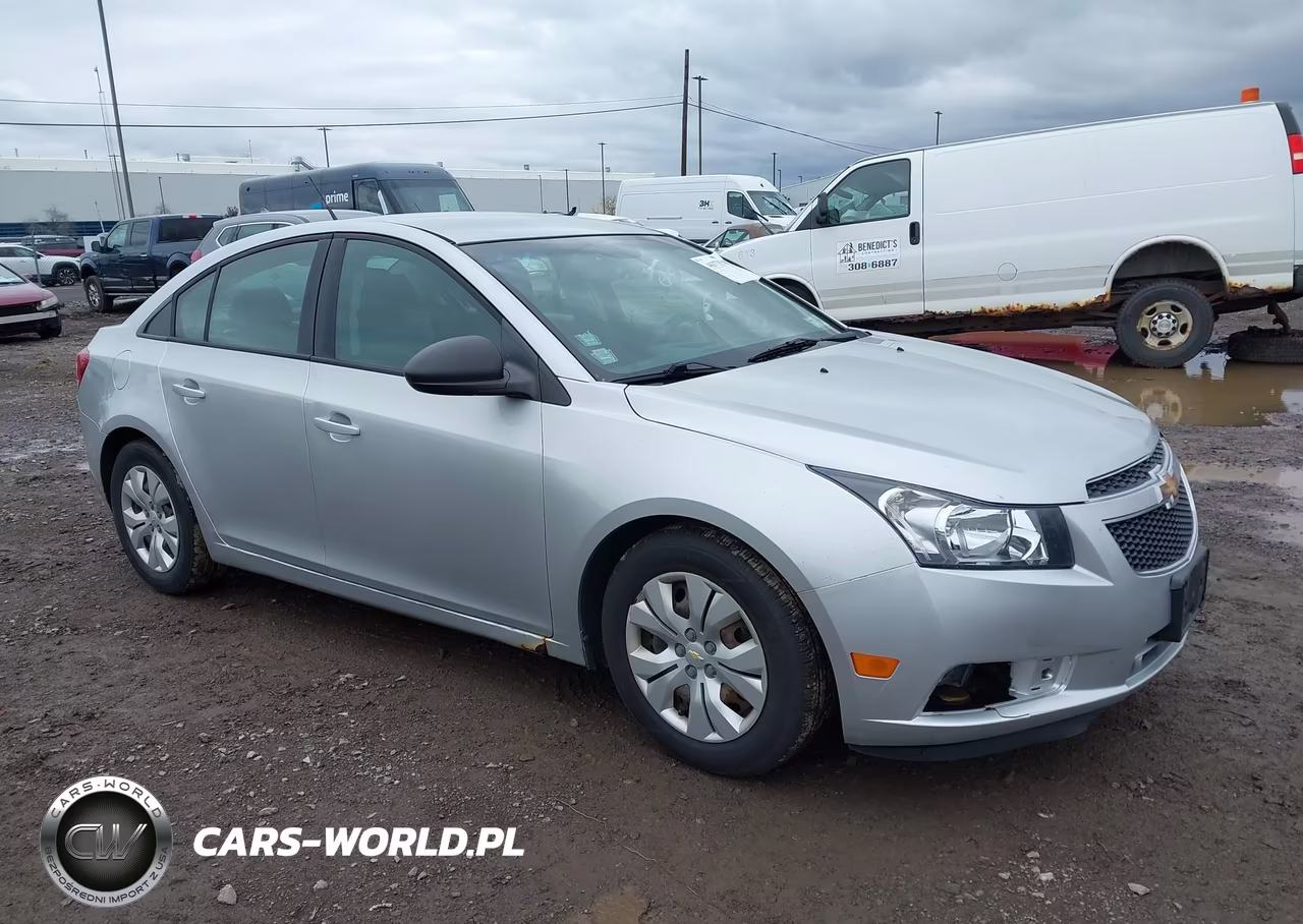 2014 Chevrolet Cruze Ls Auto VIN:1G1PA5SG8E7281748 - 1