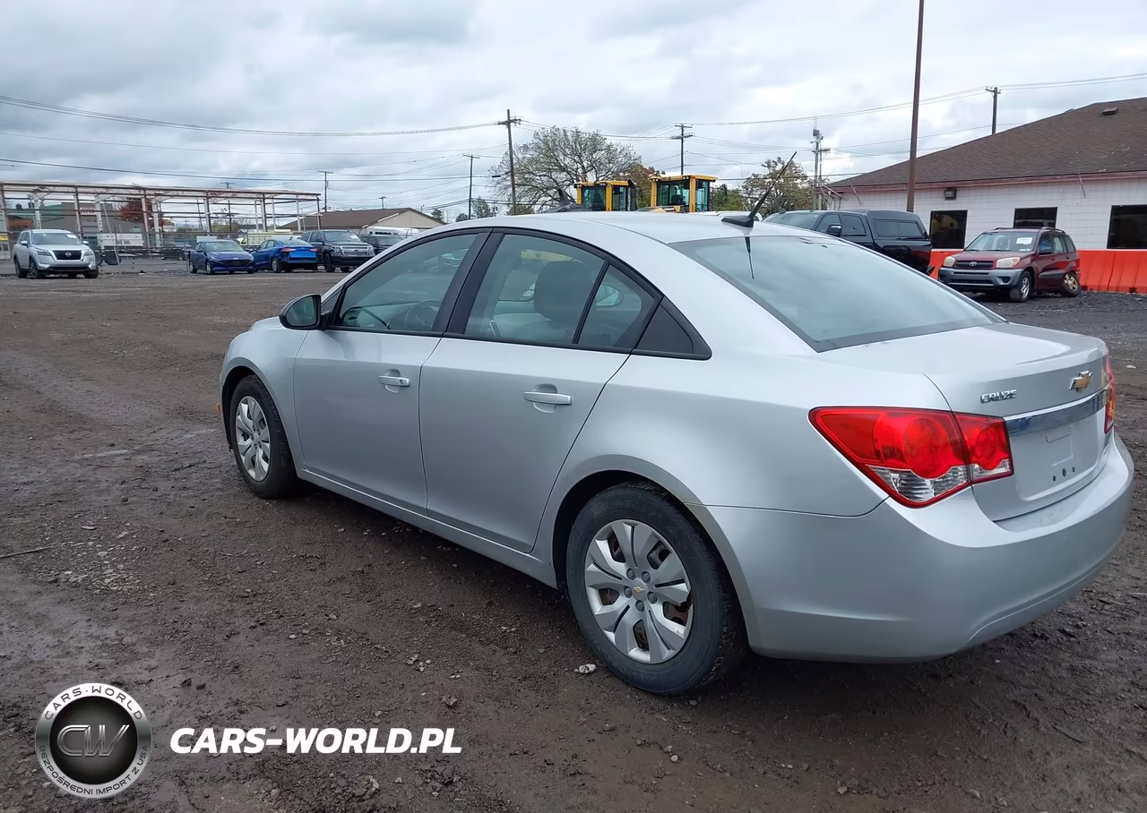 2014 Chevrolet Cruze Ls Auto VIN:1G1PA5SG8E7281748 - 3