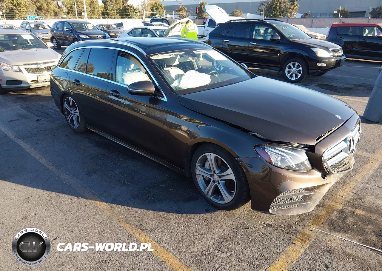 2017 Mercedes-Benz E 400 4Matic – zdjęcie 1 z 16