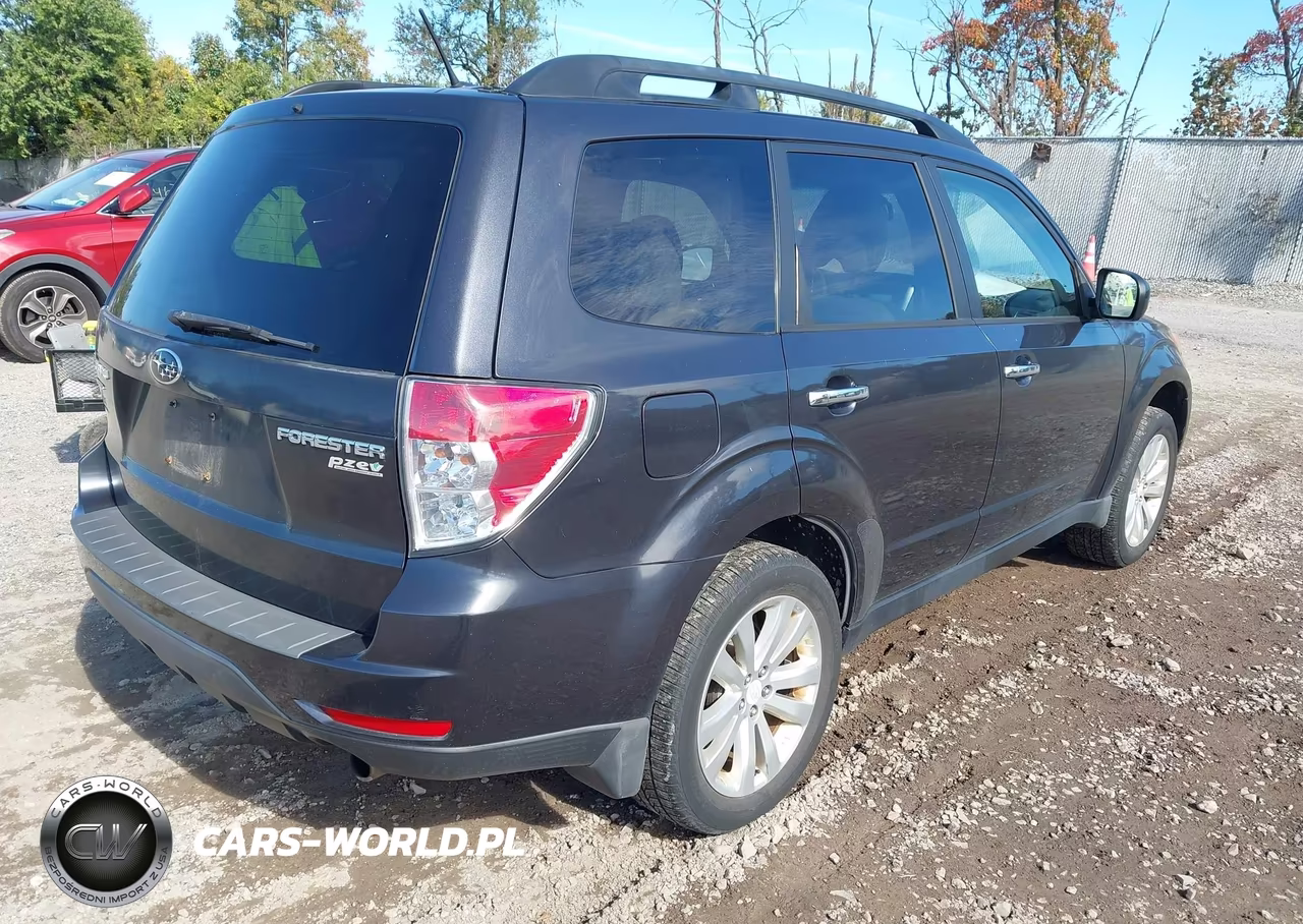 2012 Subaru Forester 2.5X Premium VIN:JF2SHADC5CH416998 - 4