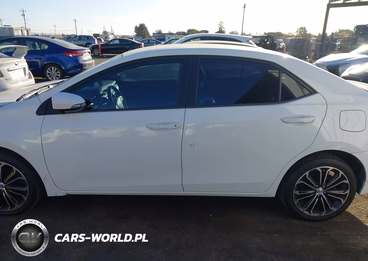 2015 Toyota Corolla S Plus VIN:5YFBURHE6FP323596 - 15