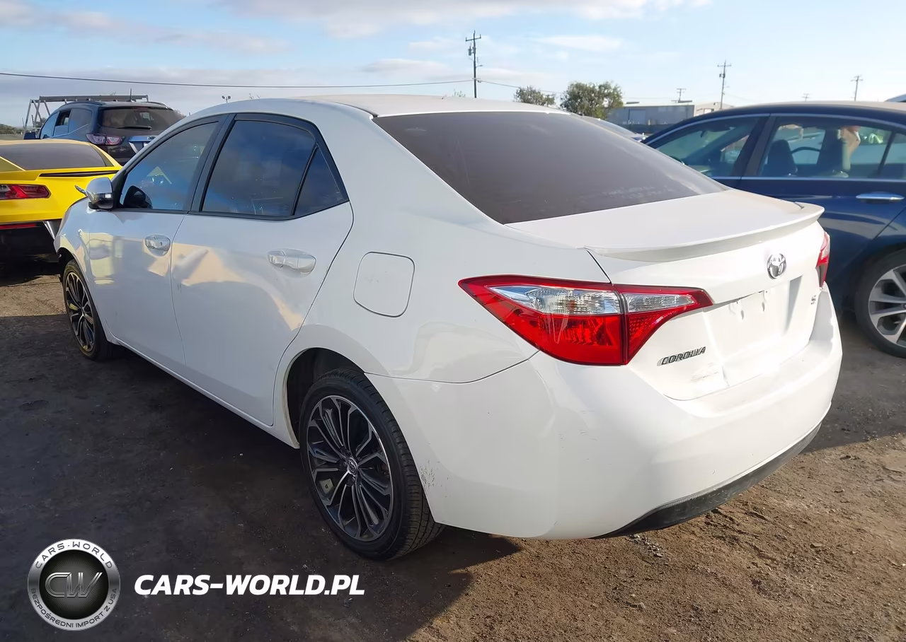 2015 Toyota Corolla S Plus VIN:5YFBURHE6FP323596 - 3