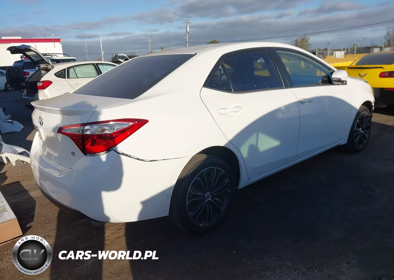 2015 Toyota Corolla S Plus VIN:5YFBURHE6FP323596 - 4