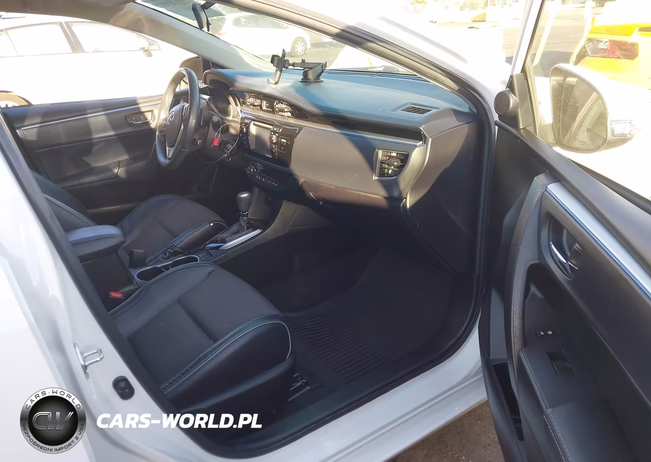2015 Toyota Corolla S Plus VIN:5YFBURHE6FP323596 - 5