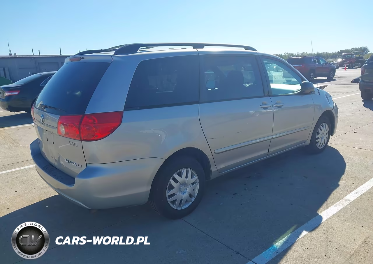 2010 Toyota Sienna Le VIN:5TDKK4CC4AS319285 - 4