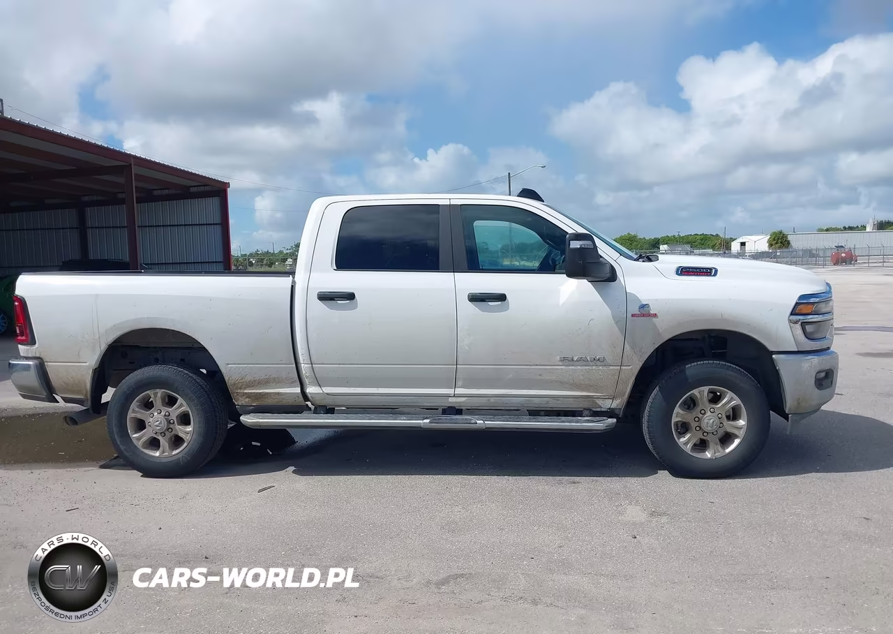 2026 Ram 2500 VIN:3C6UR5DLXTG261121 - 13